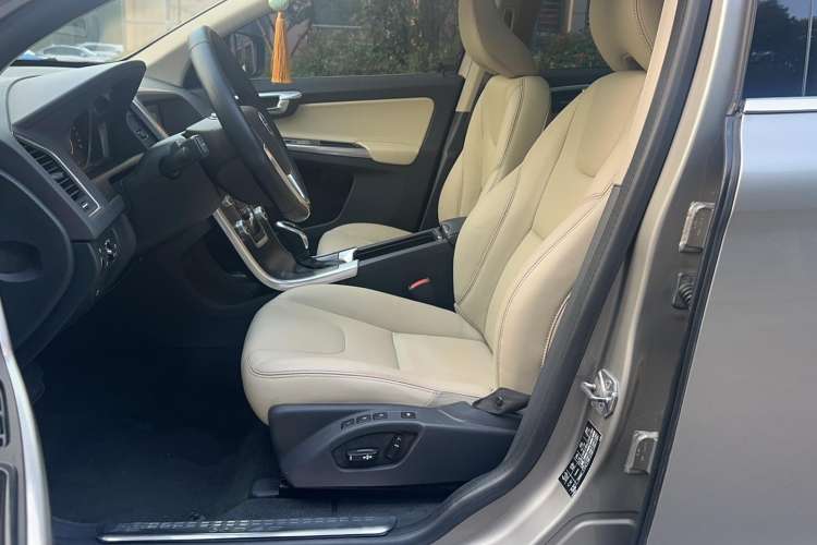 Used Volvo XC60 2015 T5 Zhiyi Edition
