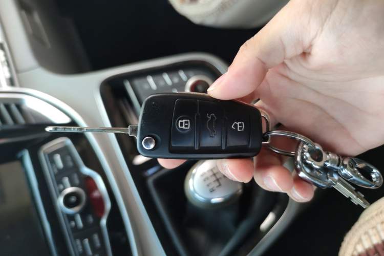 Used JAC M4 2017 1.9T Diesel Manual Luxury Model
