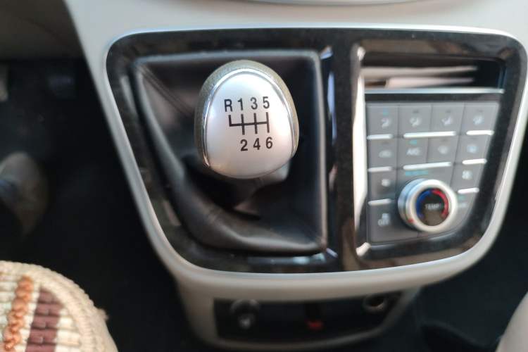 Used JAC M4 2017 1.9T Diesel Manual Luxury Model
