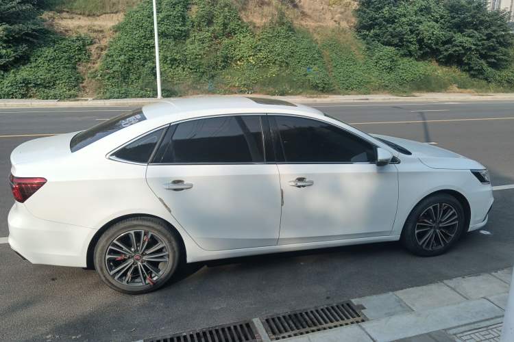 Used Roewe i6 2020 PLUS 1.6L CVT 4G Connected Glory Flagship Edition

