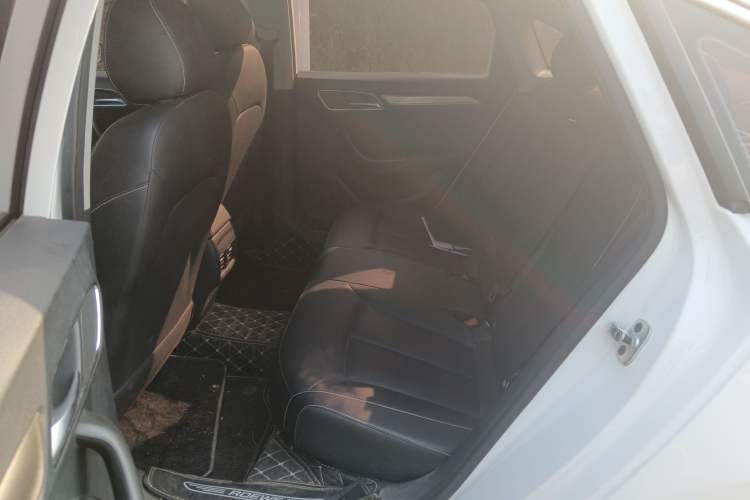Used Roewe i6 2020 PLUS 1.6L CVT 4G Connected Glory Flagship Edition
