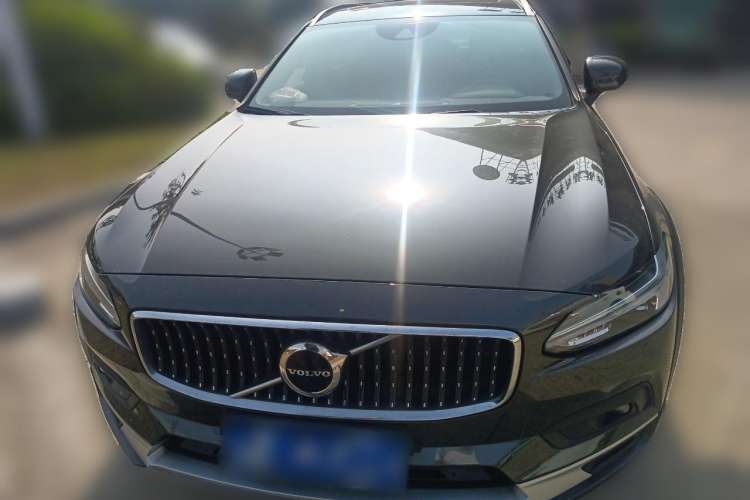 Used Volvo V90 2021 Cross Country B5 AWD Smart Range Edition
