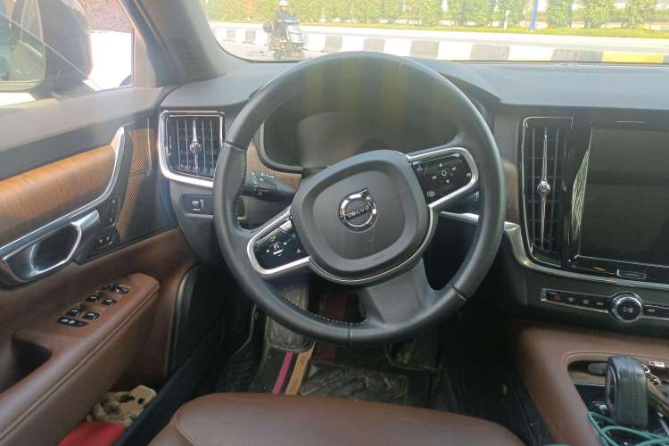 Used Volvo V90 2021 Cross Country B5 AWD Smart Range Edition
