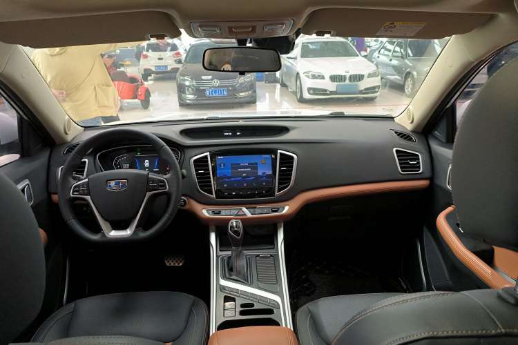 Used Geely Auto Vision X6 2019 1.4T CVT 4G Connected Luxury Version China VI Standard
