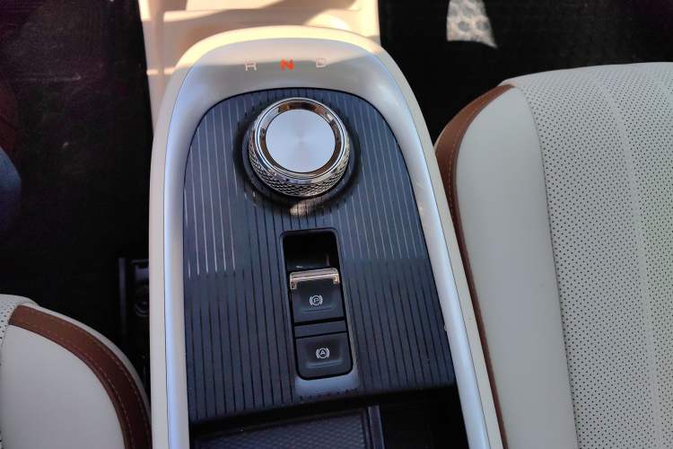 Used ORA Good Cat 2022 Morandi Edition 400km Standard Range Premium Version Lithium Iron Phosphate
