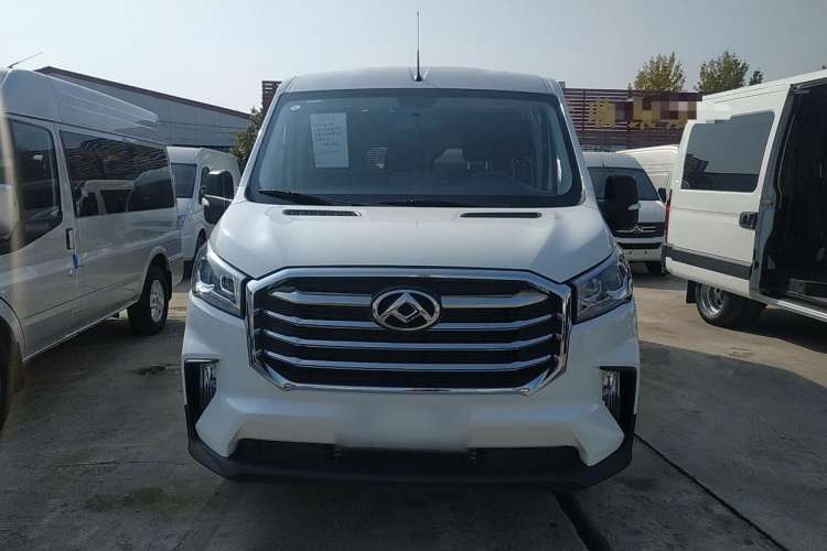 Used SAIC MAXUS Xintu V90 2022 2.0T Manual – Yunjie Front-Wheel-Drive Short Wheelbase Mid-Roof Design with Single Rear Tire 6-Seater
