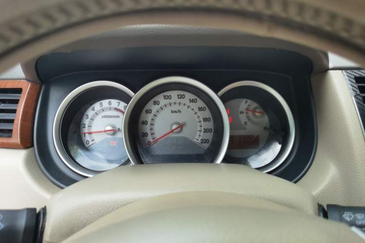 Used Nissan Tiida Sedan 2008 1.6L Automatic Smart Version