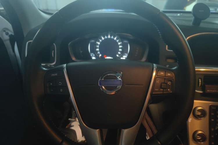 Used Volvo S60 New Energy 2015 S60L E-Drive Hybrid T6 Smart Drive Edition
