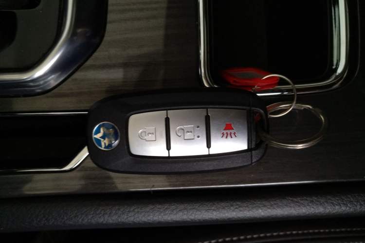 Used Venucia T90 2018 2.0L CVT Smart Connect Luxury Edition China V Standard
