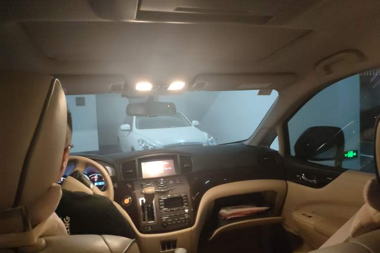 Used Nissan Quest 2015 3.5L SL
