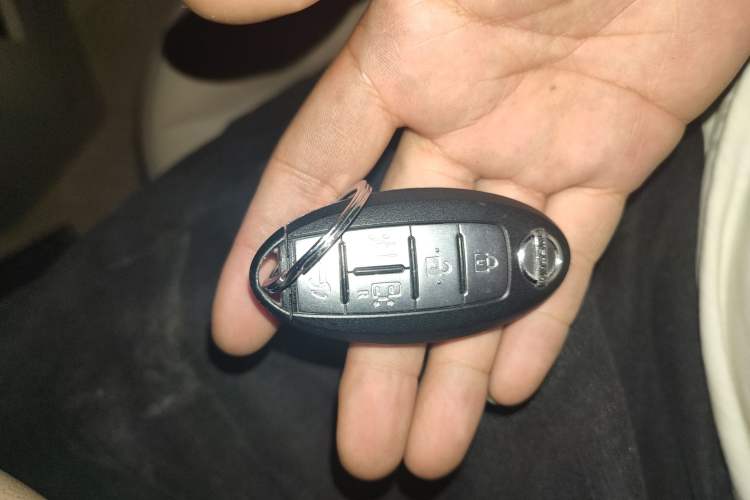 Used Nissan Quest 2015 3.5L SL
