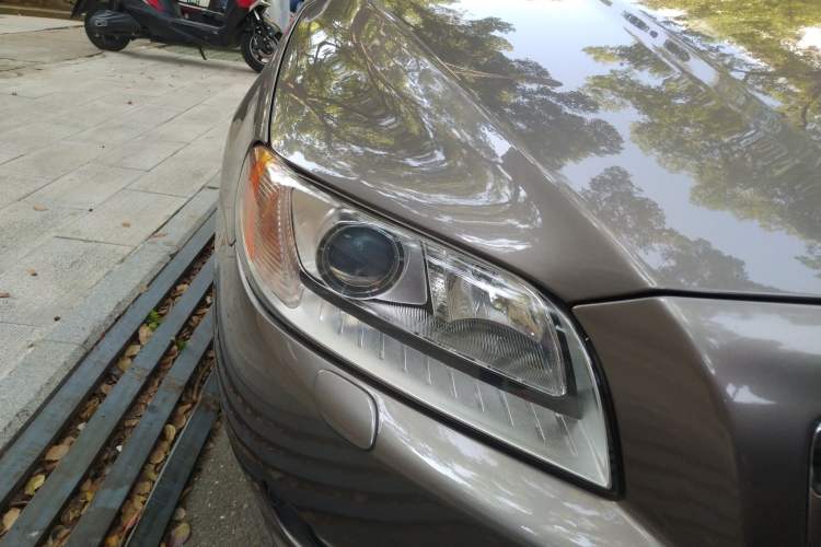 Used Volvo S80L 2009 2.5T ZhiZun Edition Right Front Headlight