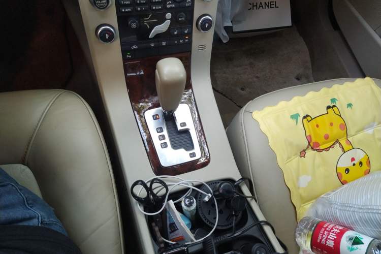 Used Volvo S80L 2009 2.5T ZhiZun Edition Gear Lever