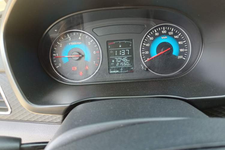 Used Dongfeng Fengon 330 2019 1.5L 330S Manual Comfort Version China VI Standard
