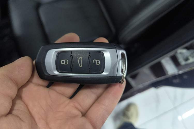 Used Geely Auto Emgrand 2017 Sedan Million Edition 1.5L Manual - Upward Version
