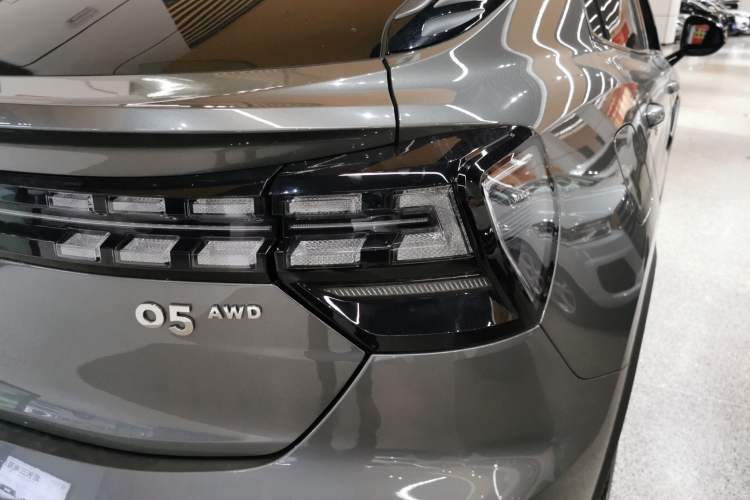 Used Lynk & Co 05 2022 2.0TD Four-Wheel Drive Dynamic Halo