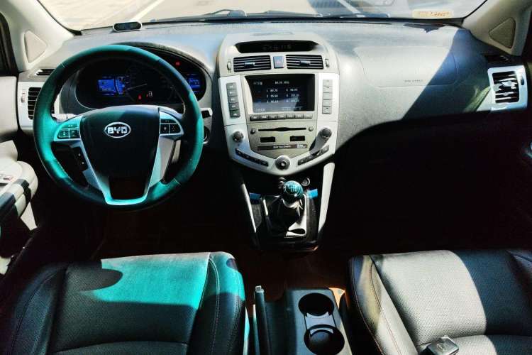 Used BYD S6 2014 1.5TI Manual Luxury 5-Seater
