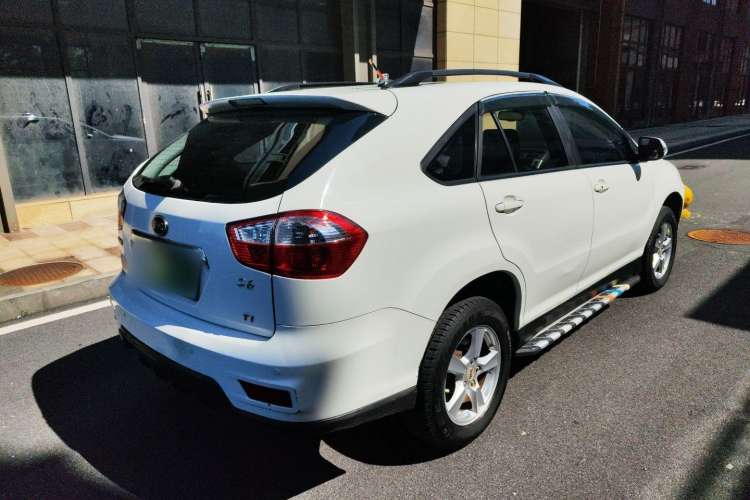 Used BYD S6 2014 1.5TI Manual Luxury 5-Seater
