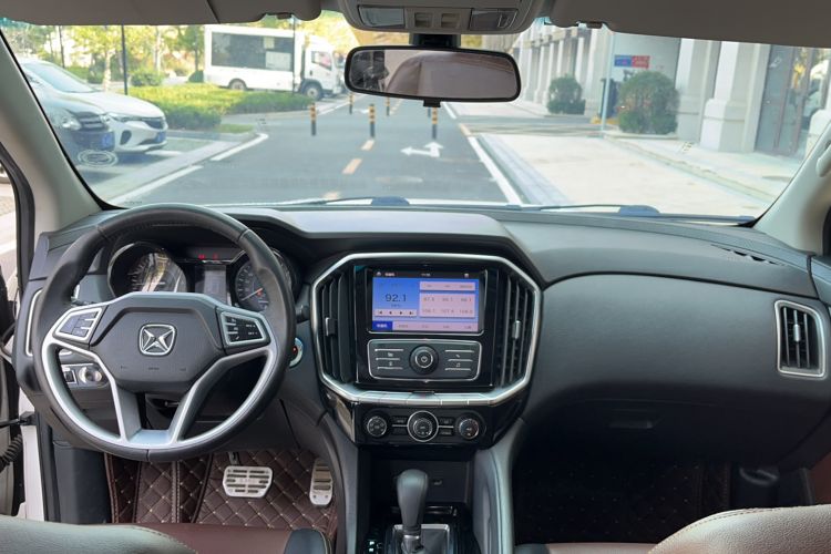 Used JMC Yusheng S350 2016 2.0T Automatic Two-Wheel Drive Gasoline Luxury Version with Sunroof 5 Seats
