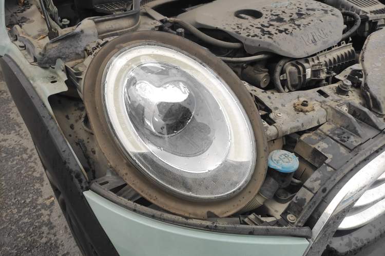 Used MINI MINI 2017 1.5T COOPER Limited Edition in Ice Blue