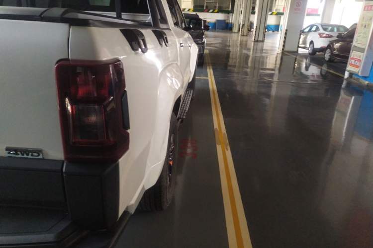 Used JMC Yuhu 7 2022 2.0T Automatic Gasoline 4x4 Comfort Edition Standard Wheelbase JX4G20A6L