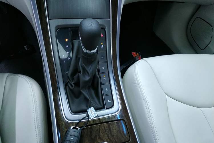 Used Roewe e950 2017 50T Hybrid Connected Executive Edition
