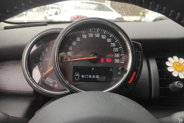 Used MINI MINI 2017 1.5T COOPER Limited Edition in Ice Blue