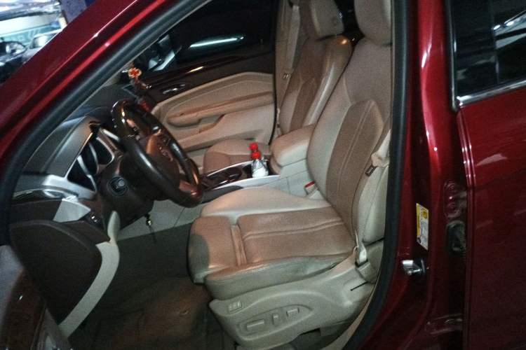 Used Cadillac SRX 2011 3.0L Luxury Model
