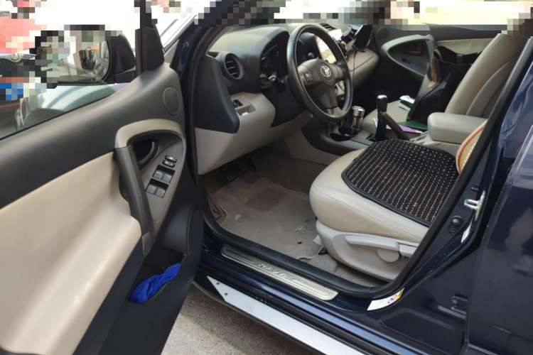 Used Toyota RAV4 2009 2.0L Manual Luxury Edition
