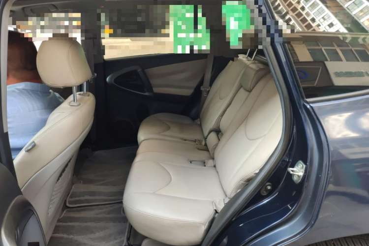 Used Toyota RAV4 2009 2.0L Manual Luxury Edition
