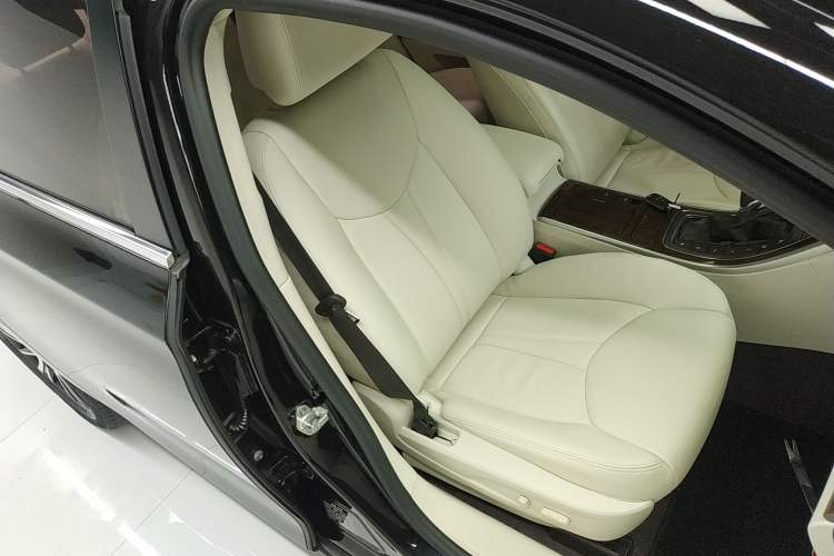 Used Roewe e950 2017 50T Hybrid Connected Executive Edition
