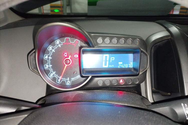 Used Chevrolet Aveo Sonic 2011 Sedan 1.4L Automatic SL