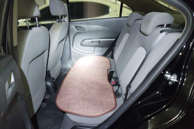 Used Chevrolet Aveo Sonic 2011 Sedan 1.4L Automatic SL