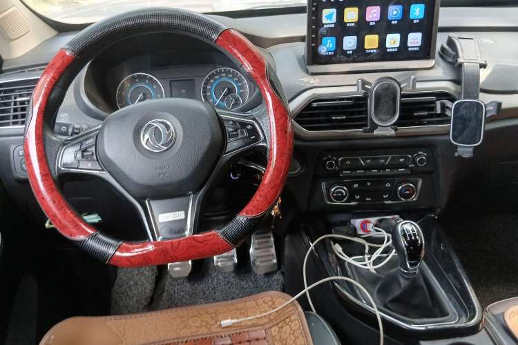 Used Dongfeng Fengon S560 2019 1.8L Manual Urban Model Center Console