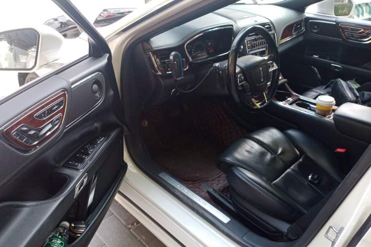 Used Lincoln Continental 2019 2.0T Two-Wheel Drive Prestige Version China VI Standard
