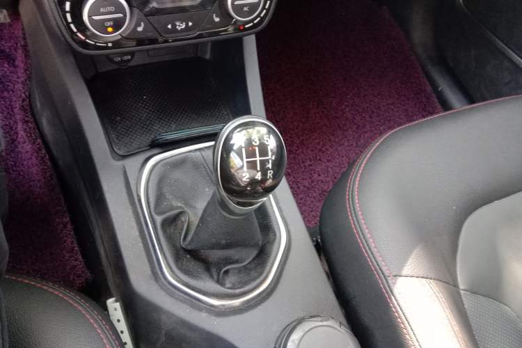 Used FAW Senya R7 2016 1.6L Manual Luxury Version
