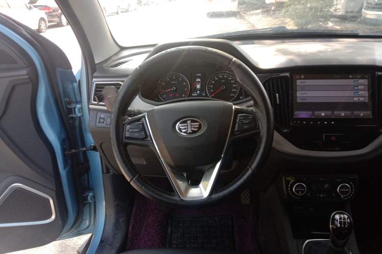 Used FAW Senya R7 2016 1.6L Manual Luxury Version
