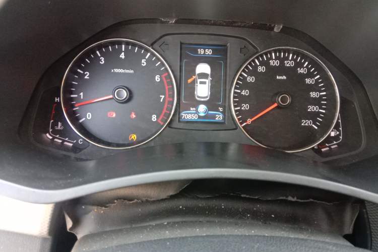 Used FAW Senya R7 2016 1.6L Manual Luxury Version
