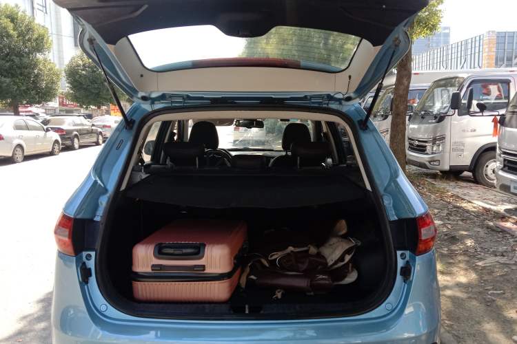 Used FAW Senya R7 2016 1.6L Manual Luxury Version
