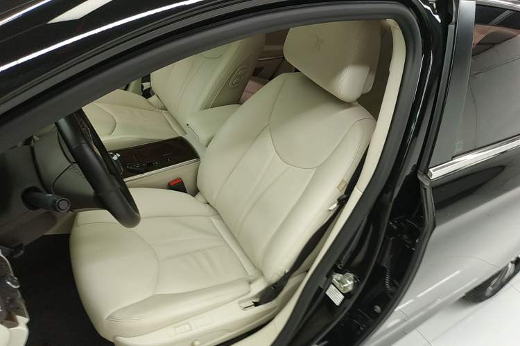 Used Roewe e950 2017 50T Hybrid Connected Executive Edition
