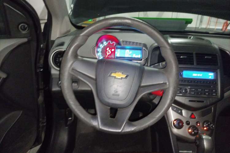 Used Chevrolet Aveo Sonic 2011 Sedan 1.4L Automatic SL