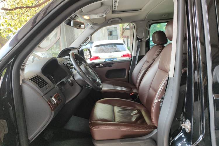 Used Volkswagen Multivan 2012 2.0 TSI Two-Wheel-Drive Luxury Edition