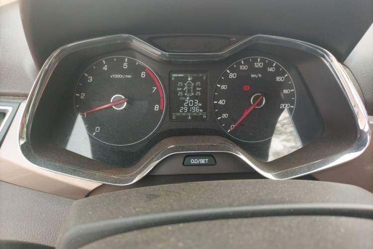 Used Baojun 310W 2017 1.5L Manual Fashion Model China V