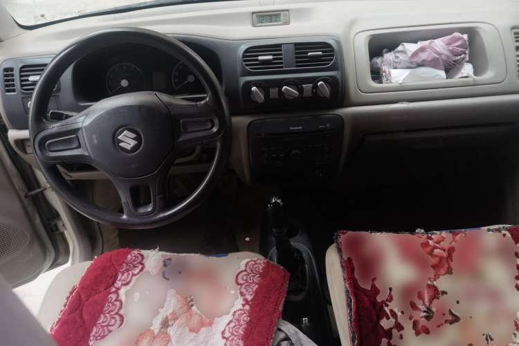 Used Suzuki Wagon R 2010 e 1.4L Manual ES Economy Model Center Console