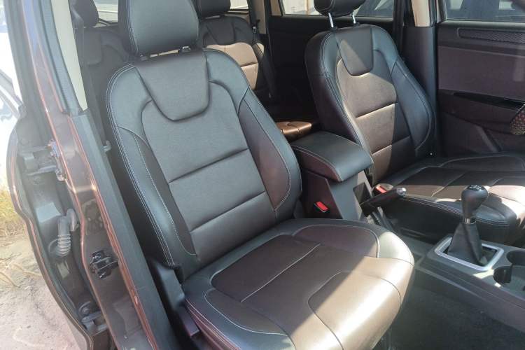 Used Dongfeng Fengon 330 2019 1.5L 330S Manual Comfort Version China VI Standard
