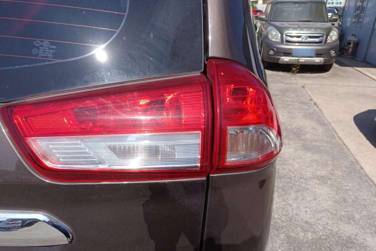 Used Dongfeng Fengon 330 2019 1.5L 330S Manual Comfort Version China VI Standard
