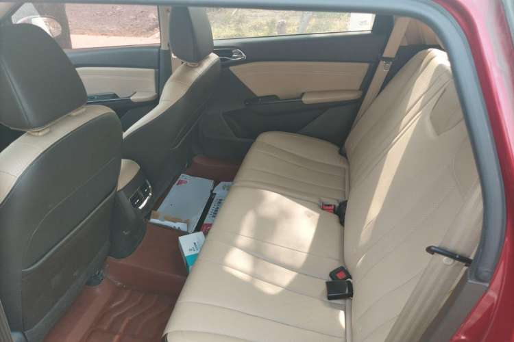 Used Baojun 310W 2017 1.5L Manual Fashion Model China V