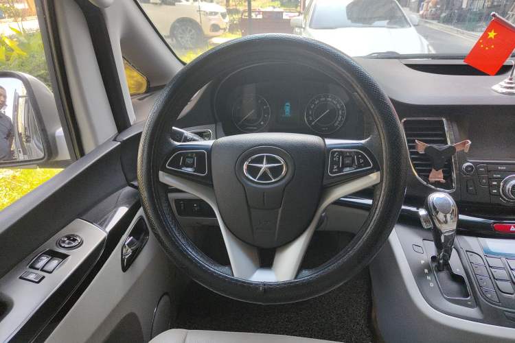 Used JAC Refine M5 2013 2.0T Gasoline Automatic Business Edition
