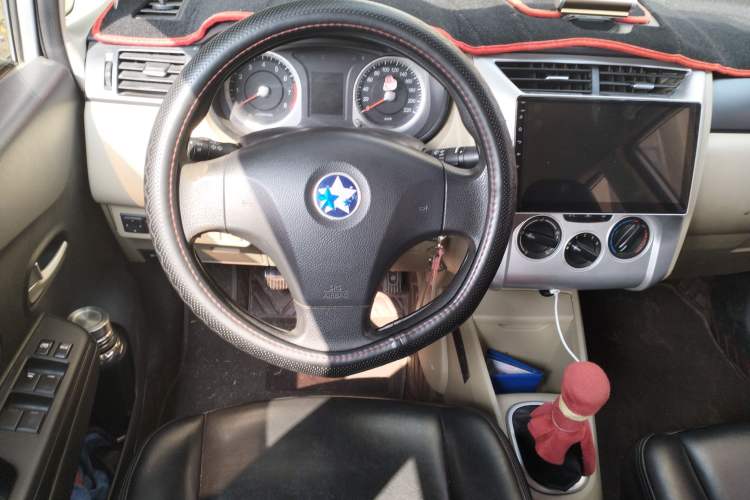 Used Venucia R50 2013 1.6L Manual Fashion Edition