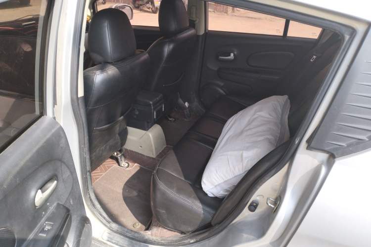 Used Venucia R50 2013 1.6L Manual Fashion Edition